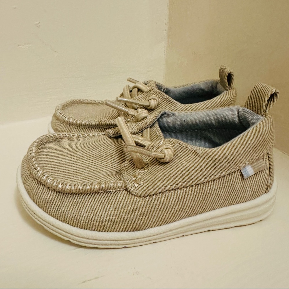Cat & Jack Tan Toddler Boat Shoes Size 5 Like New